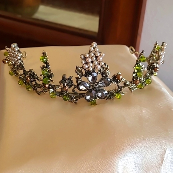 Vintage Princess Queen Headdress Jewelry Bridal or Sweet Sixteen. - Picture 2 of 16